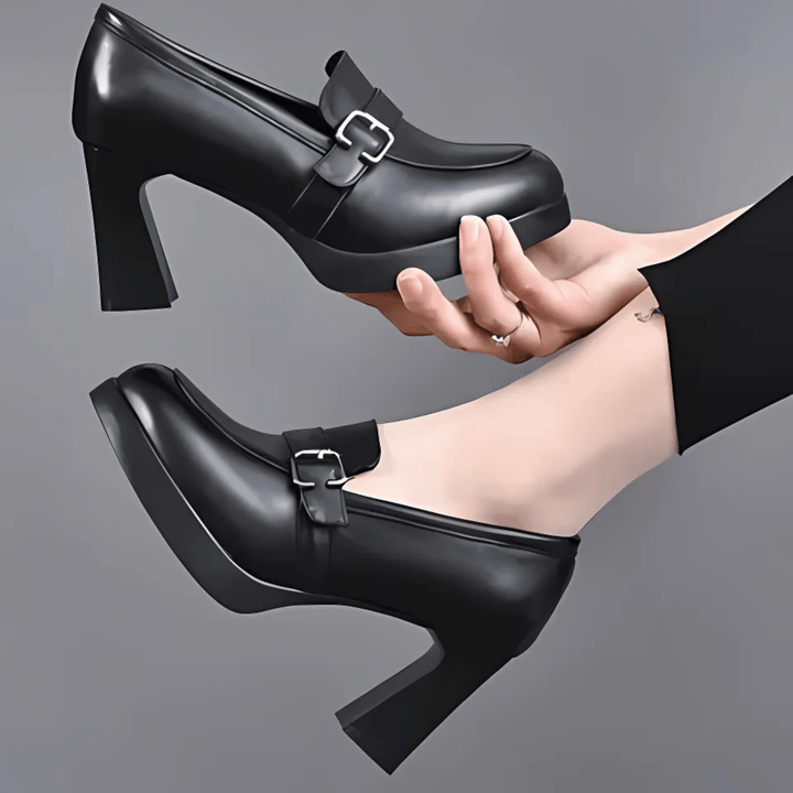 Luna Pumps