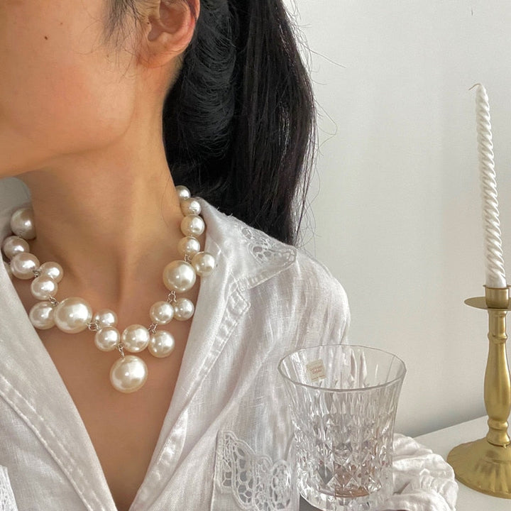 Charming pearl necklace