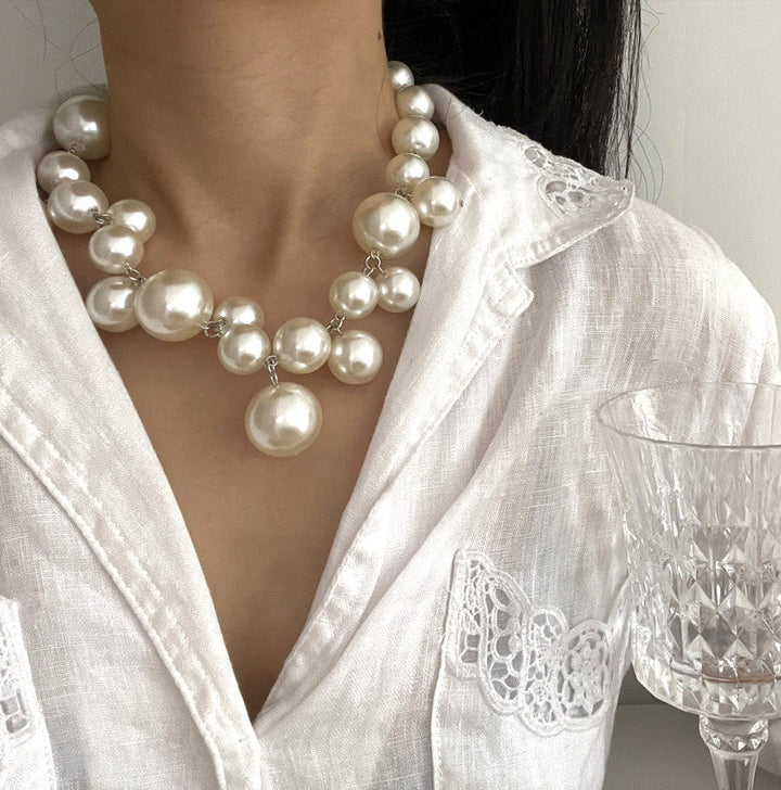 Charming pearl necklace